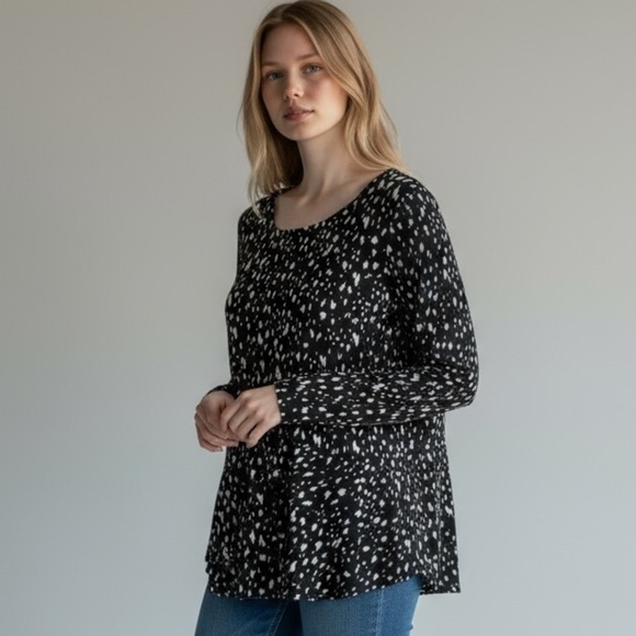 ELLEN TRACY - BLACK & WHITE SLINKY TOP / BLOUSE- SZ LARGE -GREAT CONDITION - B14 - Picture 1 of 13